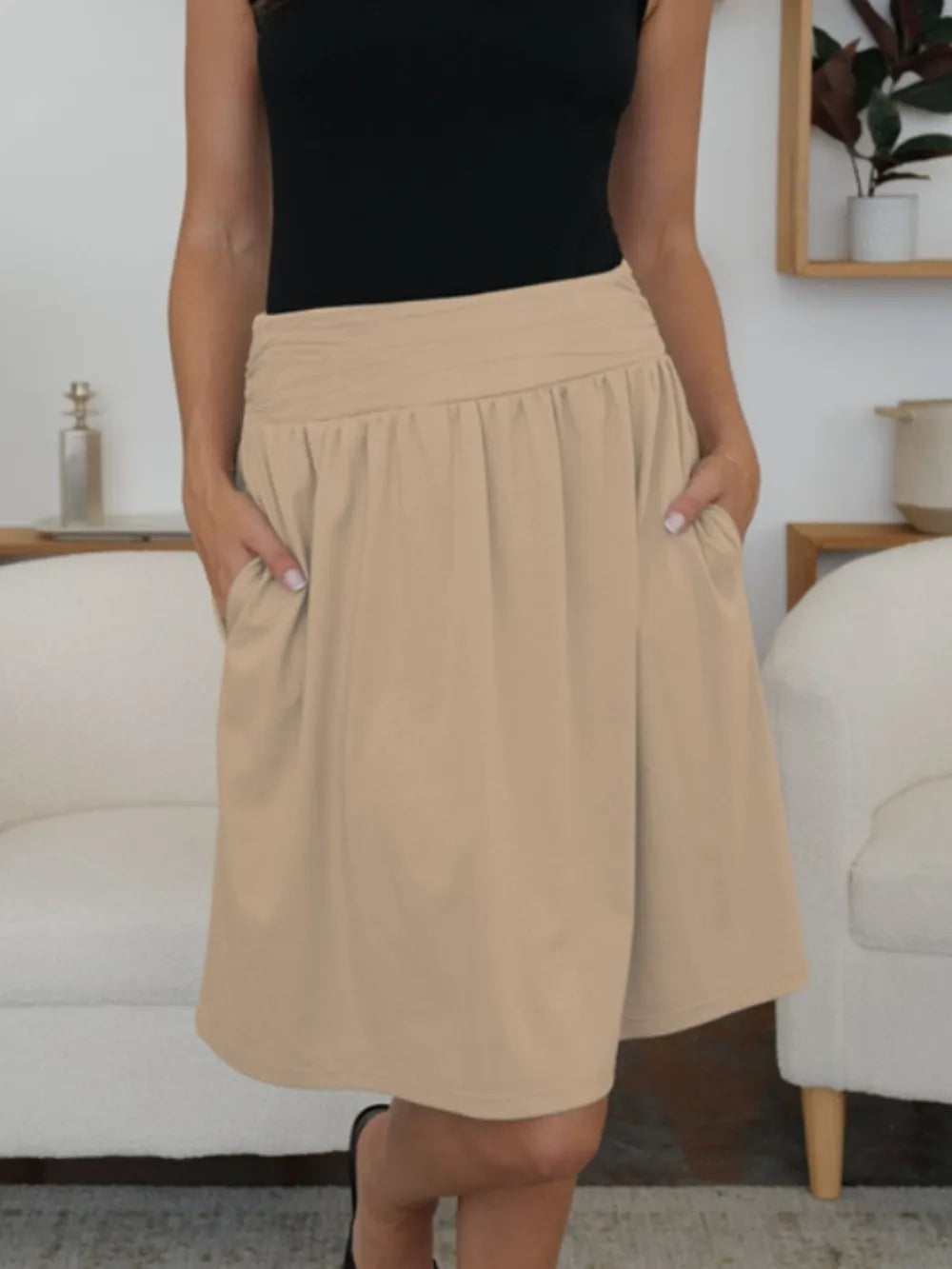 women’s tan knee‑length skirt with pockets